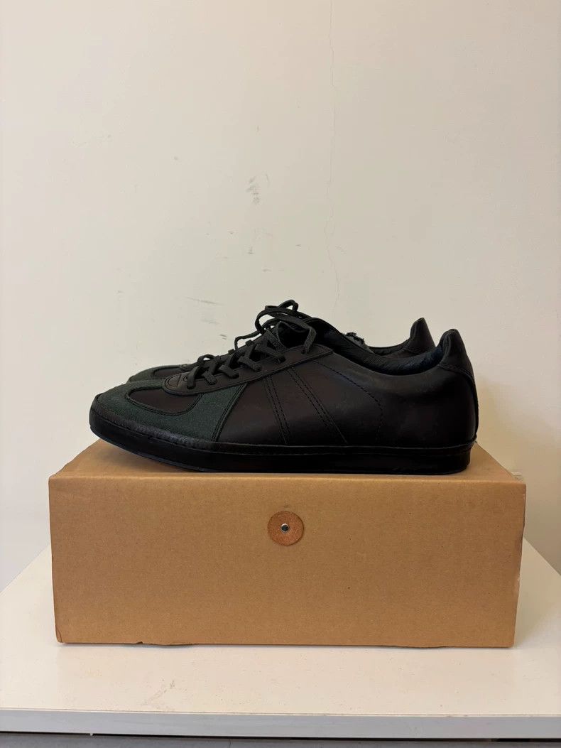 Elegant Black Vegetable-Tanned Leather Sneakers