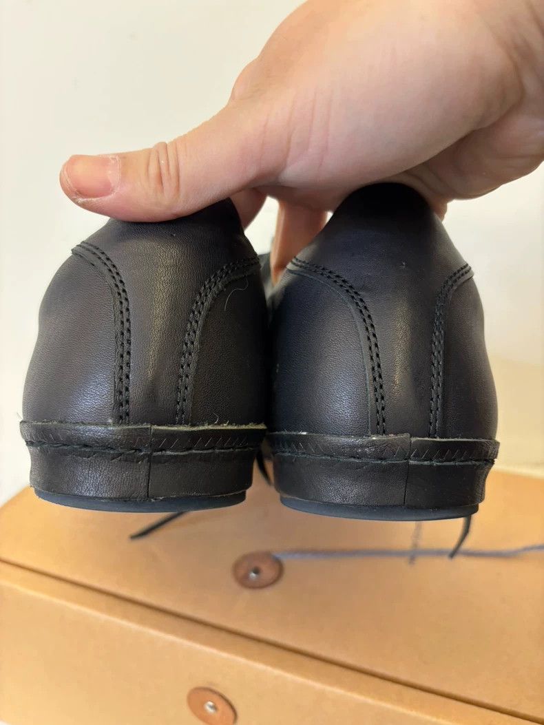 Elegant Black Vegetable-Tanned Leather Sneakers