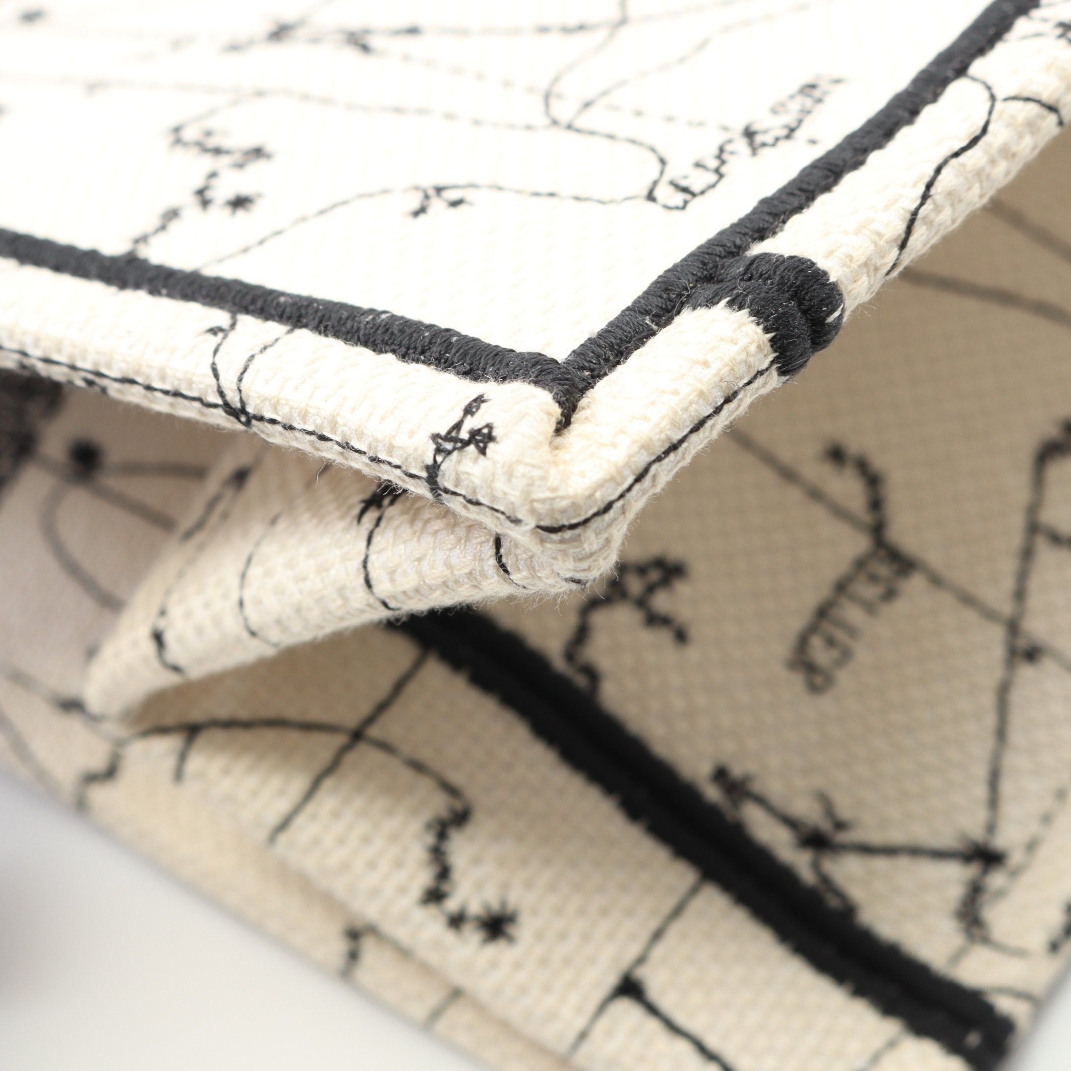Dior Dior Book Tote Large Handbag Bag Canvas White Black Size ONE SIZE - 9 Thumbnail