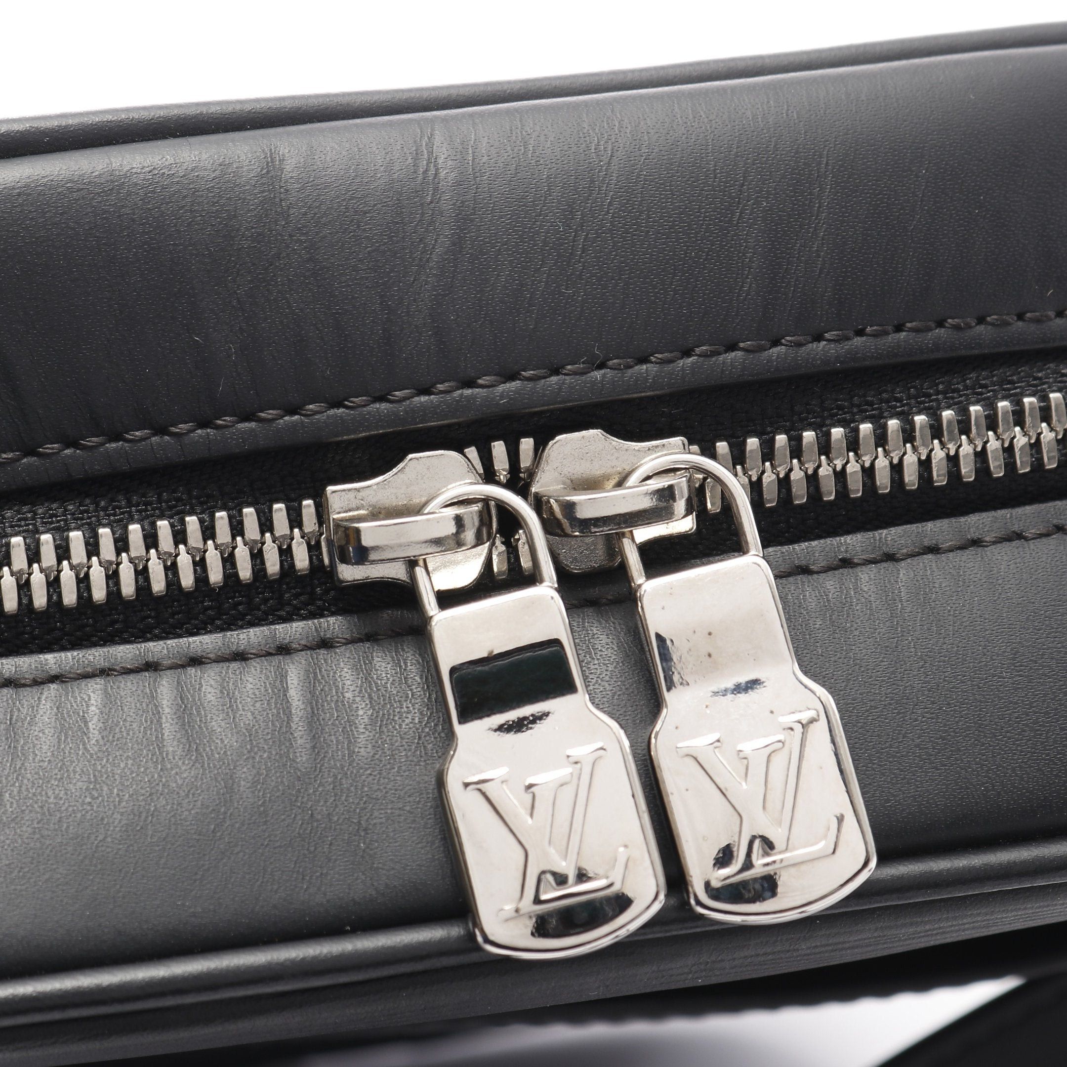 Louis Vuitton Louis Vuitton Louis Vuitton * Supreme Danube Pm Epi Noir Shoulder Bag Leather Black Size ONE SIZE - 6 Thumbnail