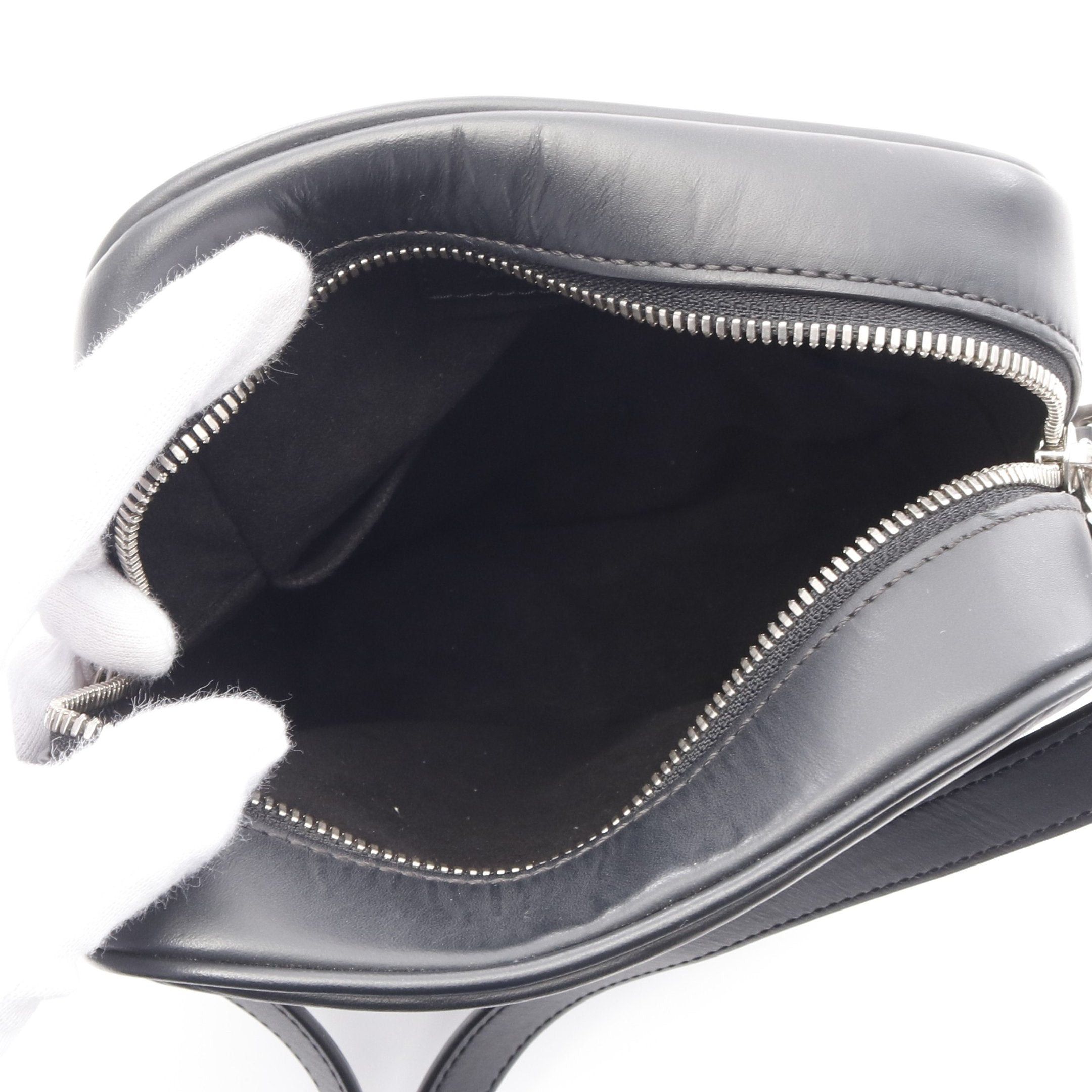 Louis Vuitton Louis Vuitton Louis Vuitton * Supreme Danube Pm Epi Noir Shoulder Bag Leather Black Size ONE SIZE - 3 Thumbnail