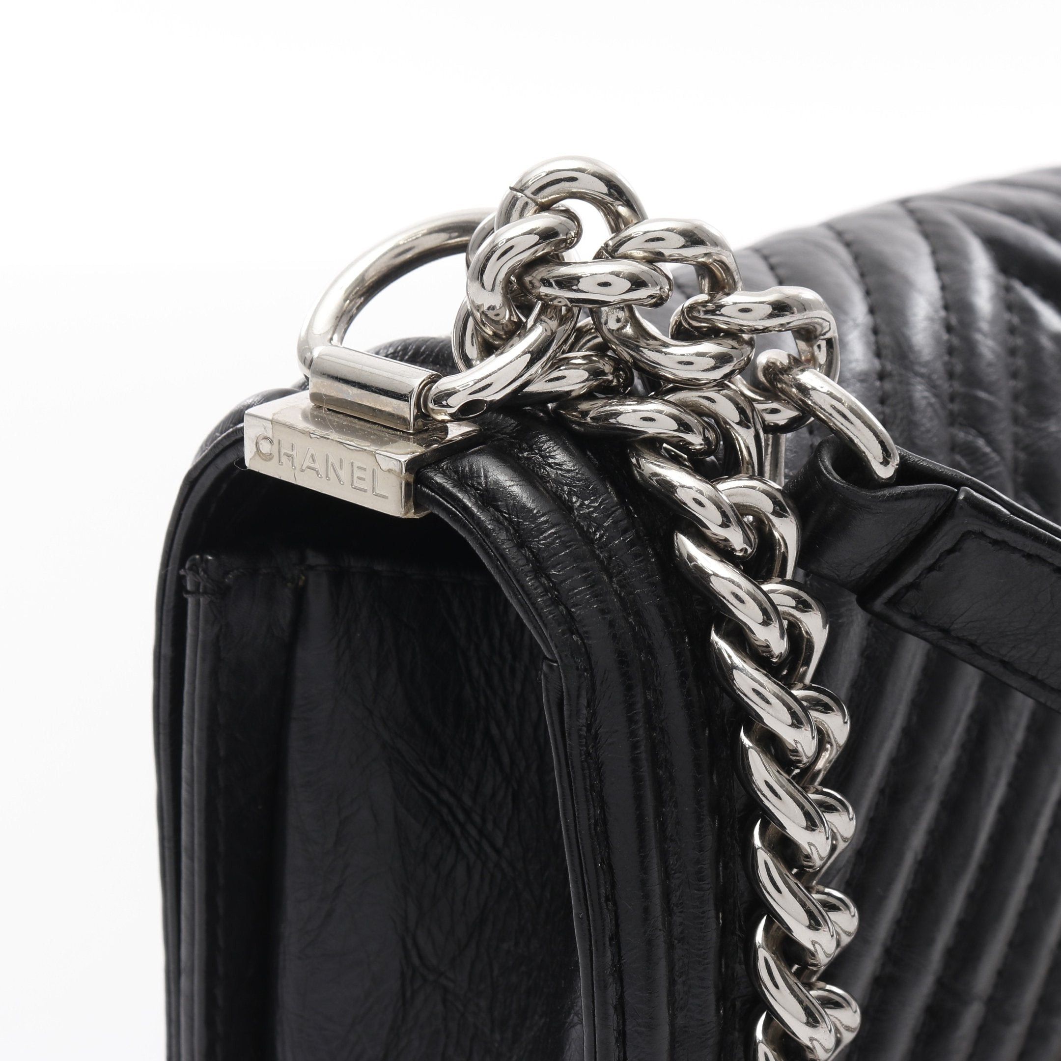 Chanel Chanel Boy Chanel Chevron V-Stitch Chain Shoulder Bag Leather Black Silver Hardware Size ONE SIZE - 8 Thumbnail