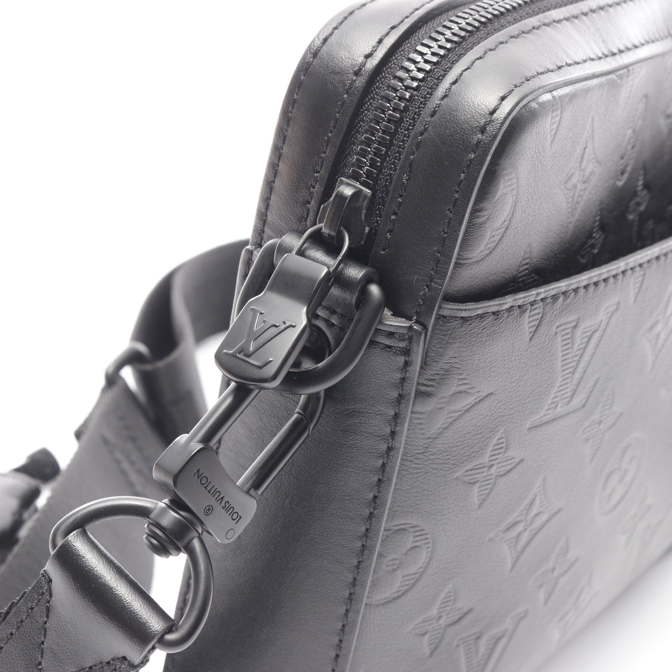 Louis Vuitton Louis Vuitton Duo Messenger Monogram Shadow Noir Shoulder Bag Leather Black Size ONE SIZE - 6 Thumbnail