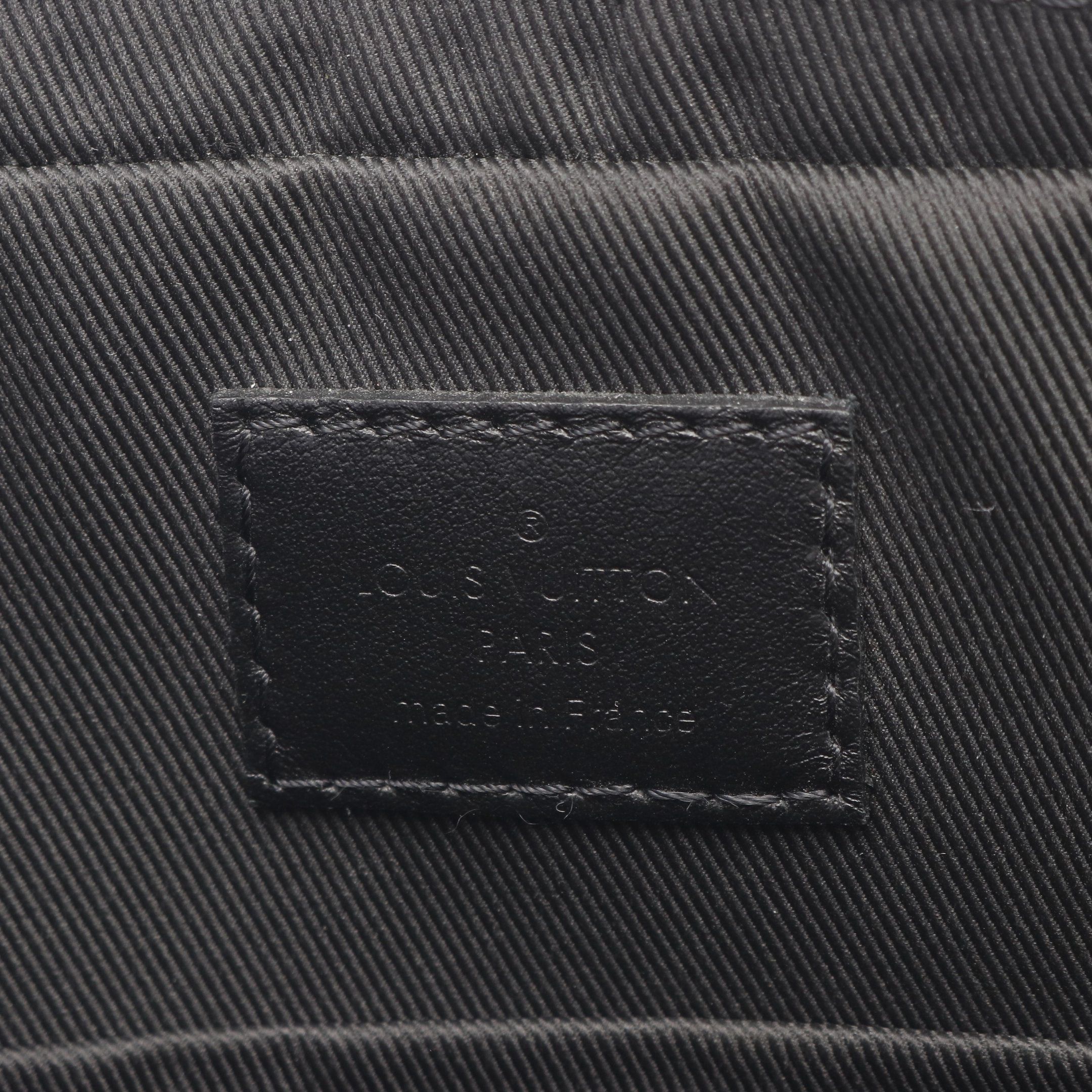 Louis Vuitton Louis Vuitton Duo Messenger Monogram Shadow Noir Shoulder Bag Leather Black Size ONE SIZE - 5 Thumbnail
