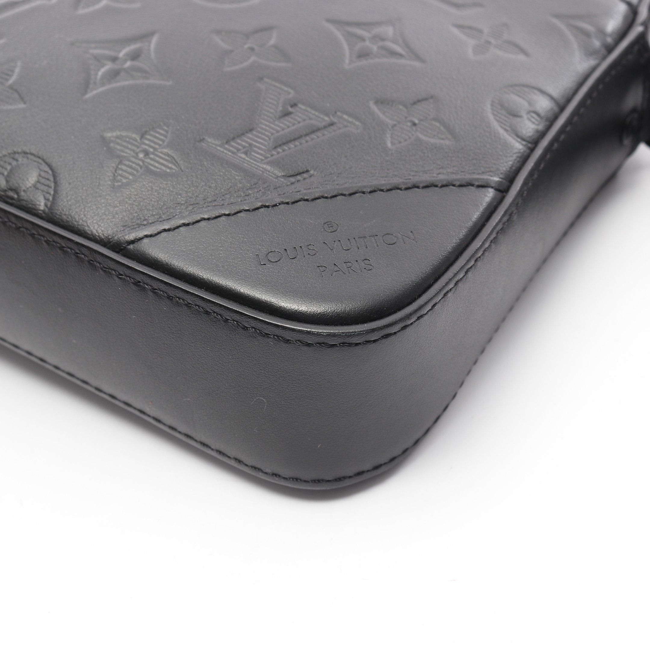 Louis Vuitton Louis Vuitton Duo Messenger Monogram Shadow Noir Shoulder Bag Leather Black Size ONE SIZE - 7 Thumbnail