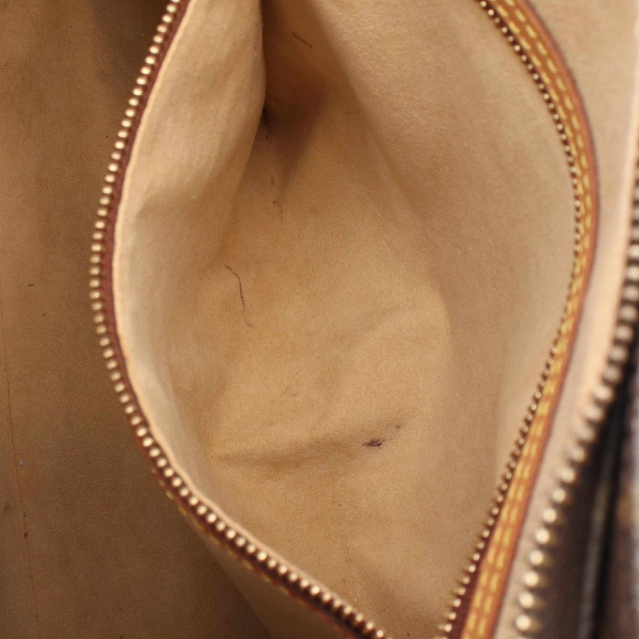 Louis Vuitton Louis Vuitton Looping Gm Monogram Shoulder Bag Leather Brown Size ONE SIZE - 7 Thumbnail