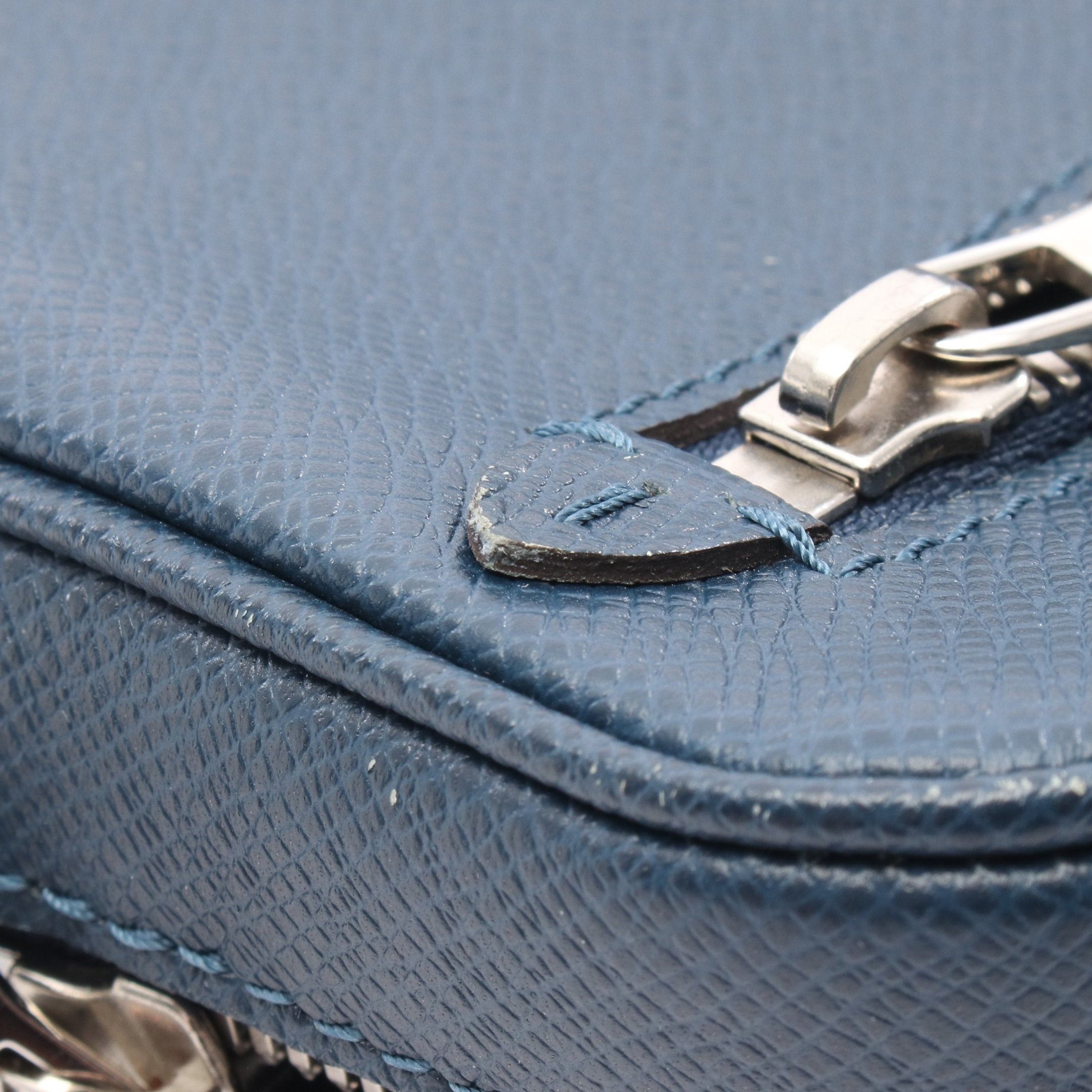 Louis Vuitton Louis Vuitton Pochette Kasai Taiga Ocean Clutch Bag Leather Navy Size ONE SIZE - 6 Thumbnail