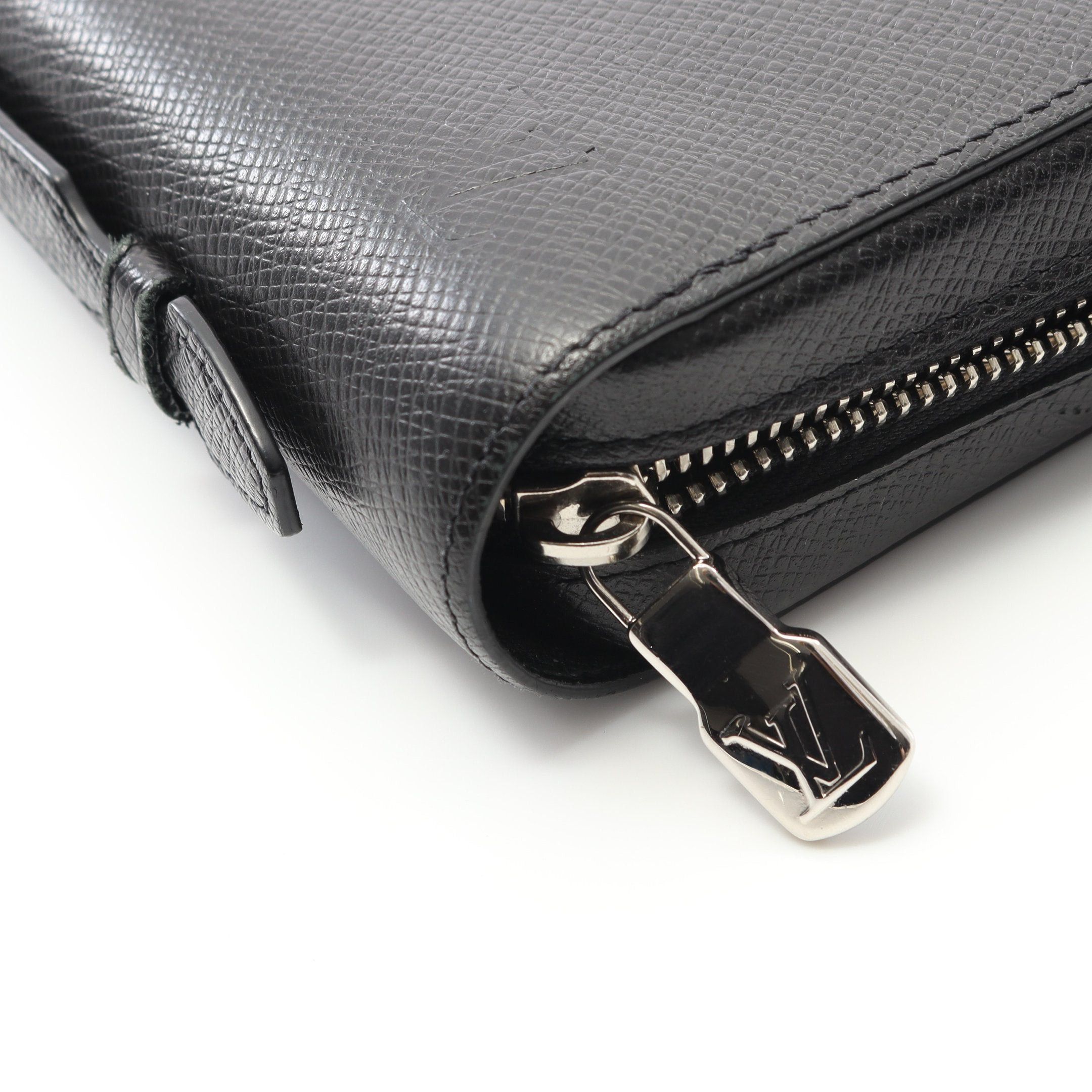 Louis Vuitton Louis Vuitton Zippy Xl Taiga Ardoise Round Zipper Long Wallet Leather Black Size ONE SIZE - 7 Thumbnail