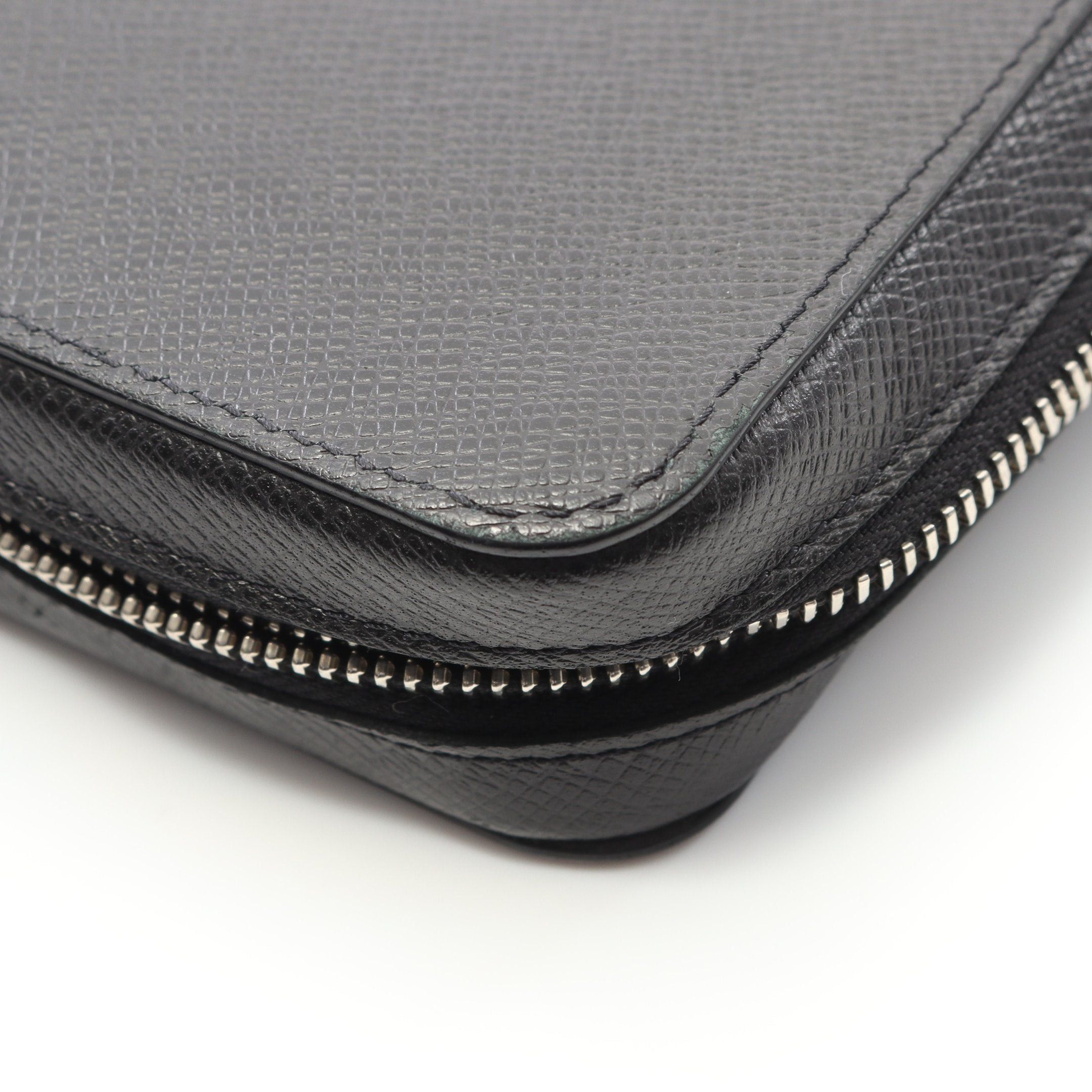 Louis Vuitton Louis Vuitton Zippy Xl Taiga Ardoise Round Zipper Long Wallet Leather Black Size ONE SIZE - 8 Thumbnail