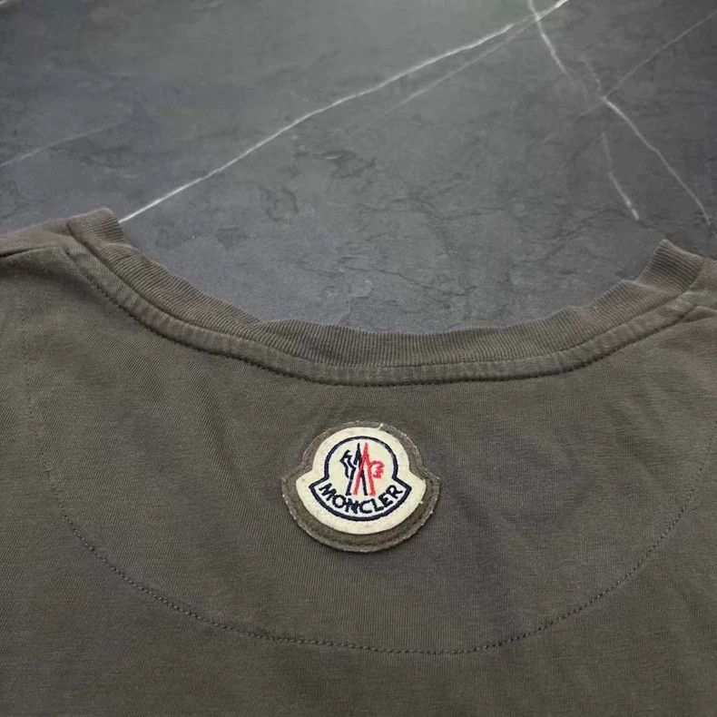 Moncler Moncler Short Sleeve T-Shirt with Graffiti Logo Size US L / EU 52-54 / 3 - 5 Thumbnail