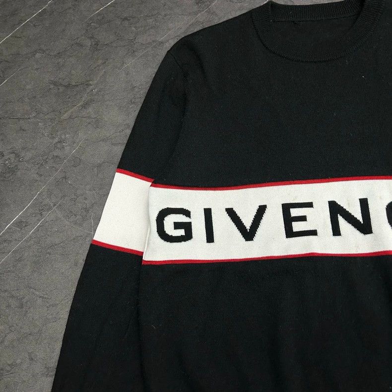 Givenchy GIVENCHY Knitted Sweater Size M 99% New Size US M / EU 48-50 / 2 - 3 Thumbnail