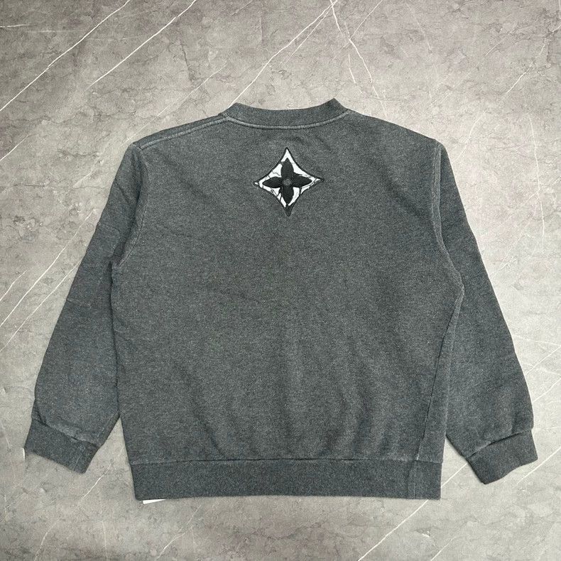 Louis Vuitton Louis Vuitton Gray and White Logo Sweatshirt Size US M / EU 48-50 / 2 - 6 Thumbnail
