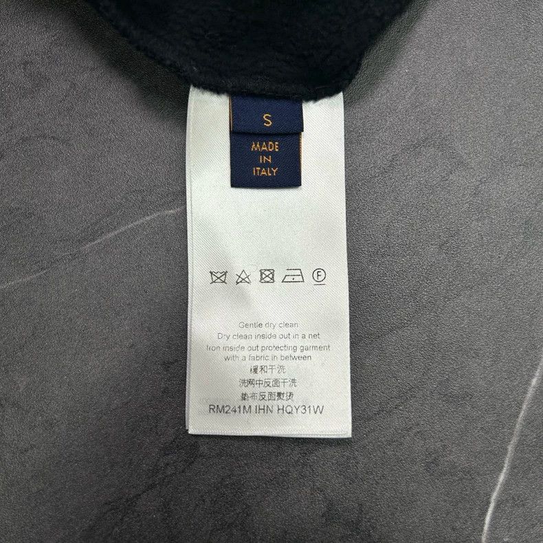 Louis Vuitton Louis Vuitton Colorful Logo Pullover Sweatshirt Size US S / EU 44-46 / 1 - 4 Thumbnail