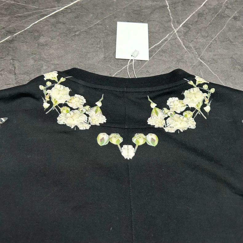 Givenchy Givenchy Short Sleeve T-Shirt with Floral Design Size US S / EU 44-46 / 1 - 5 Thumbnail