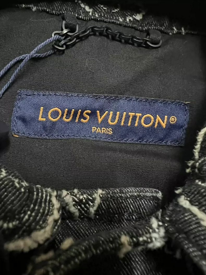 Louis Vuitton Louis Vuitton Full Logo Short Sleeve Shirt Size US XXL / EU 58 / 5 - 3 Thumbnail