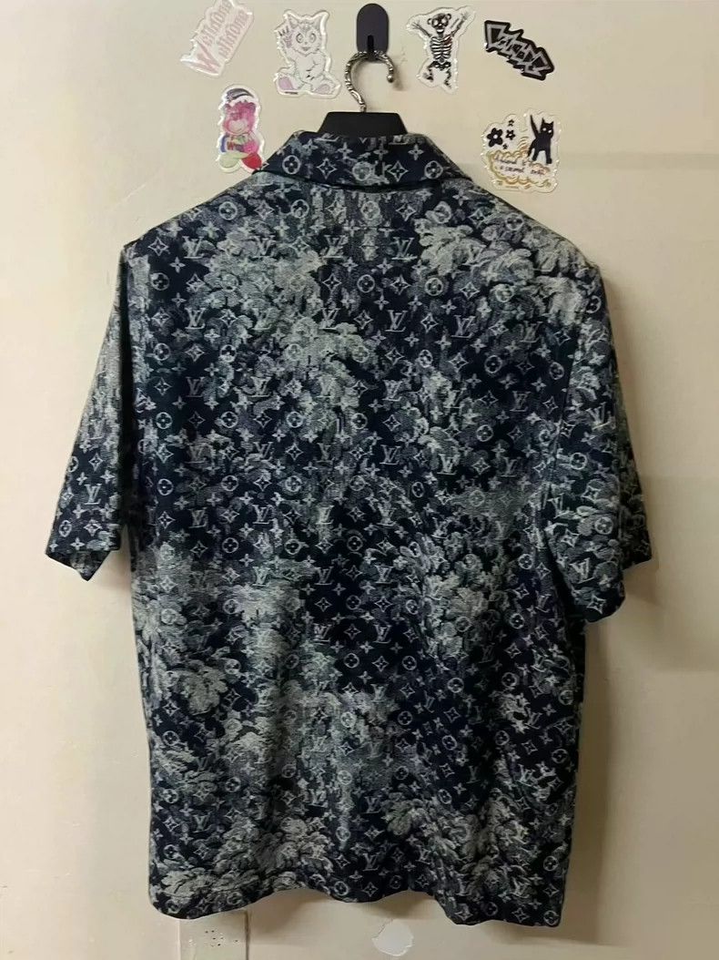 Louis Vuitton Louis Vuitton Logo Print Denim Short Sleeve Shirt Size US L / EU 52-54 / 3 - 2 Thumbnail