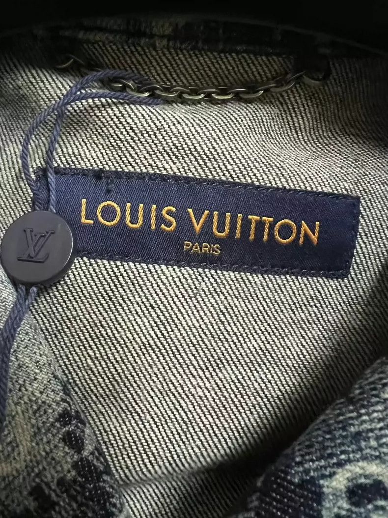 Louis Vuitton Louis Vuitton Logo Print Denim Short Sleeve Shirt Size US L / EU 52-54 / 3 - 3 Thumbnail