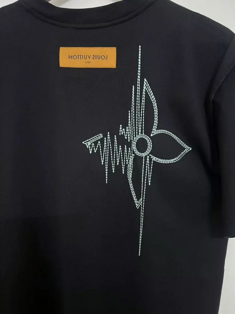 Louis Vuitton Louis Vuitton Black Logo Short Sleeve T-Shirt Size US M / EU 48-50 / 2 - 4 Thumbnail