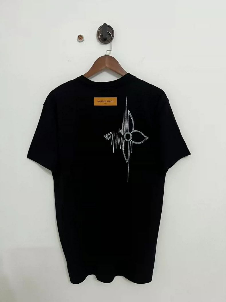Louis Vuitton Louis Vuitton Black Logo Short Sleeve T-Shirt Size US M / EU 48-50 / 2 - 3 Thumbnail