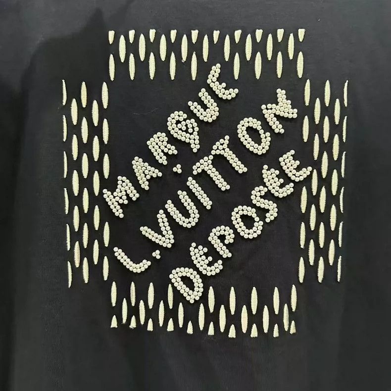 Louis Vuitton Louis Vuitton Collaboration Beaded Logo Short Sleeve Size US XXL / EU 58 / 5 - 4 Thumbnail