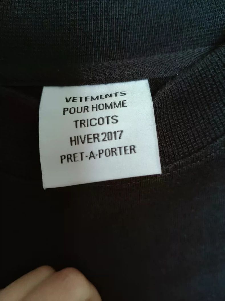 Vetements Unique Black Long Sleeve with Red Print-dmc Size US M / EU 48-50 / 2 - 4 Thumbnail