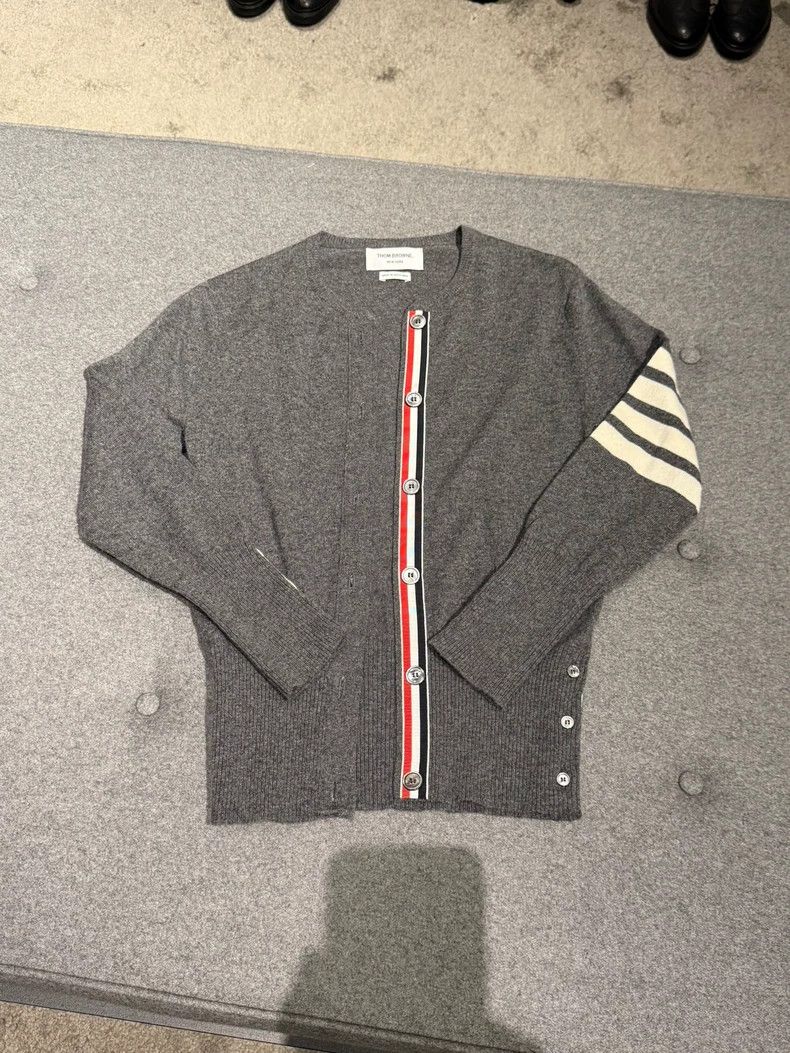 Thom Browne Elegant Thom Browne Cashmere Cardigan-dmc Size US M / EU 48-50 / 2 - 3 Thumbnail