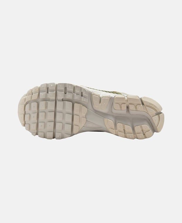 Nike Zoom Vomero 5 Running shoes Size US 6 / IT 36 - 3 Thumbnail