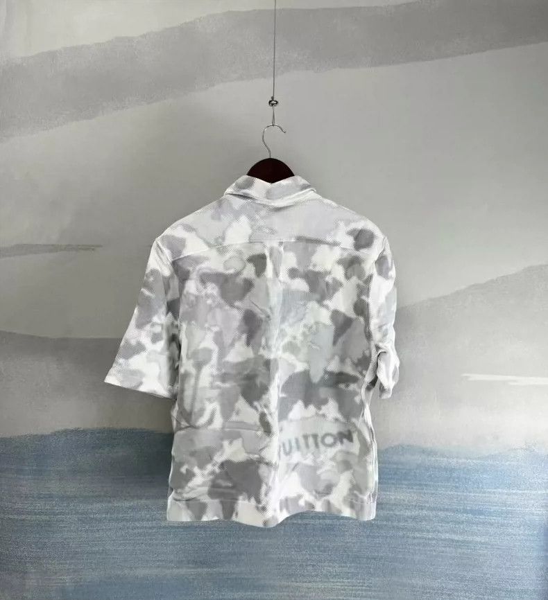 Louis Vuitton Louis Vuitton Gray White Camo Short Sleeve Shirt Size US M / EU 48-50 / 2 - 3 Thumbnail
