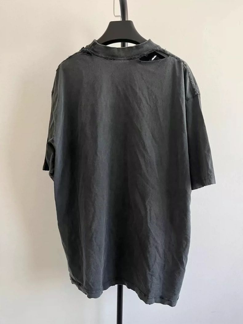 Balenciaga Balenciaga Plain Oversized Crew Neck T-Shirt Size US M / EU 48-50 / 2 - 2 Thumbnail