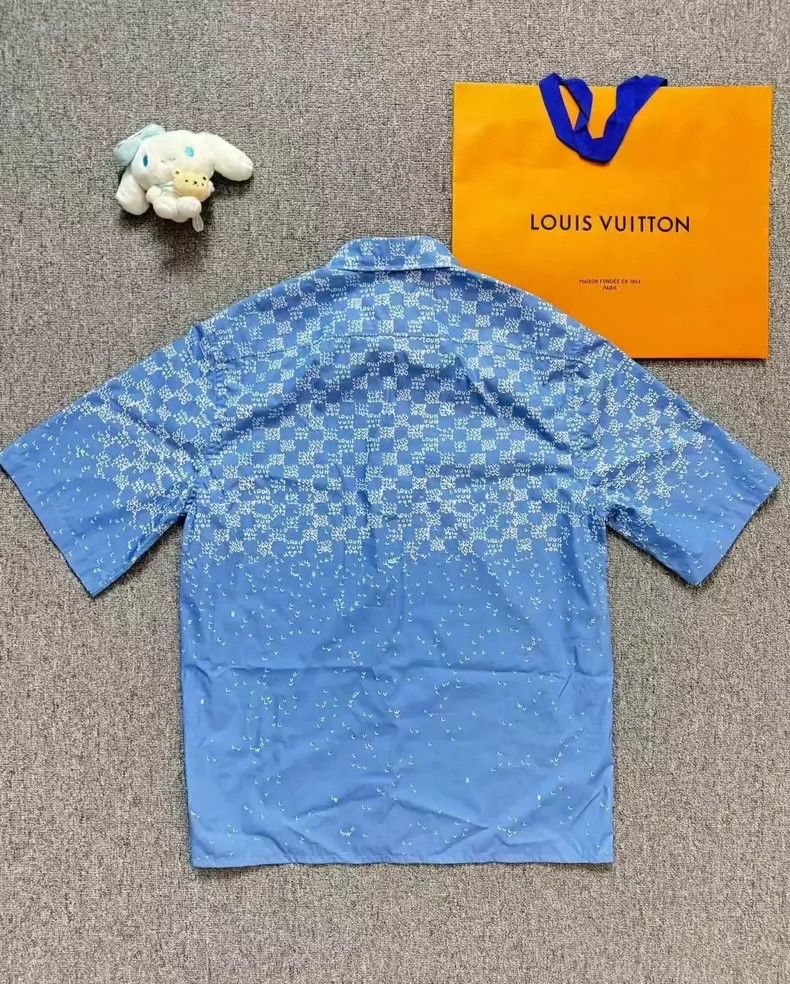 Louis Vuitton Louis Vuitton Blue and White Short Sleeve Shirt Size US M / EU 48-50 / 2 - 2 Thumbnail