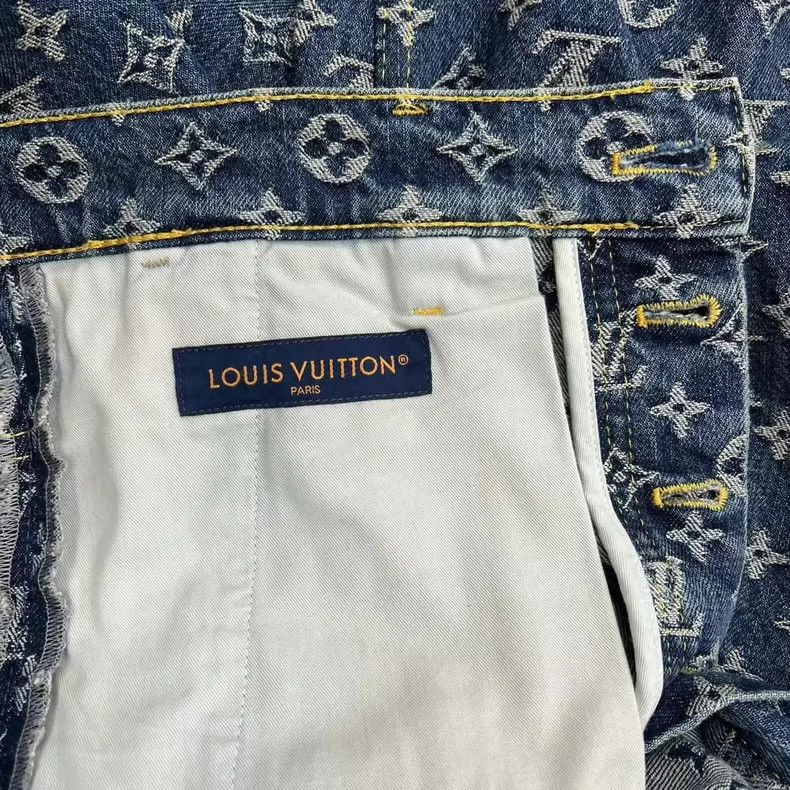 Louis Vuitton Louis Vuitton Blue Printed Denim Pants Size 31 Size US 31 - 3 Thumbnail