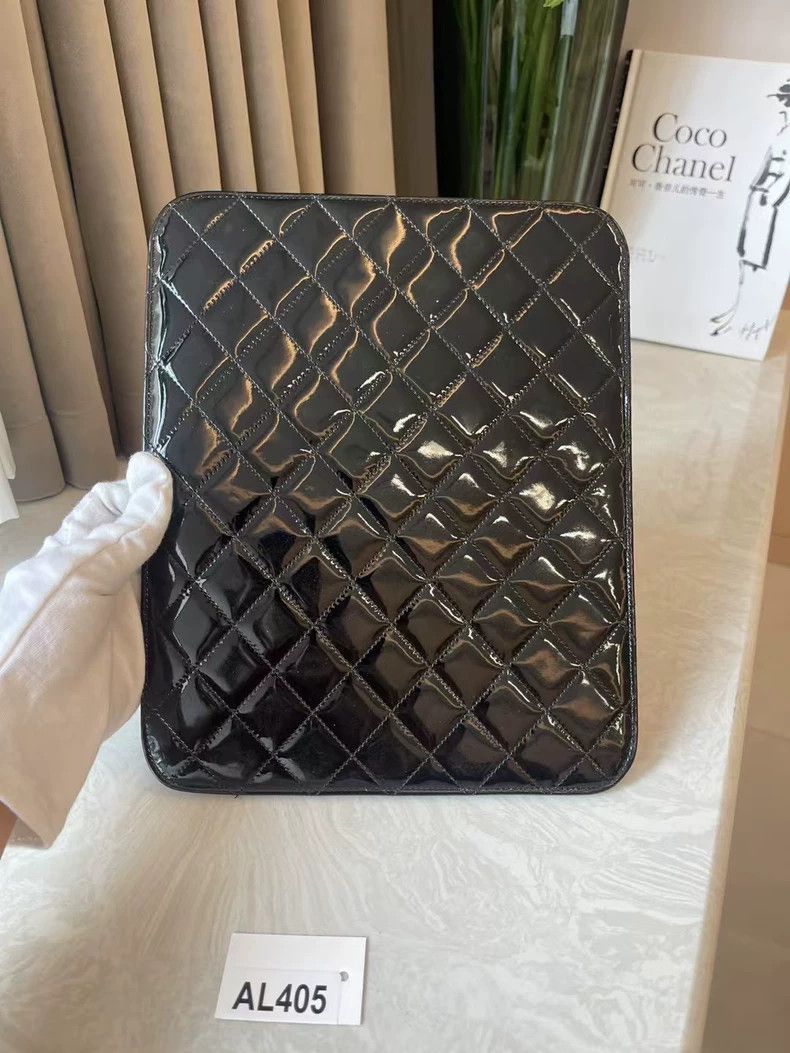 Chanel Chanel iPad Case in Black Patent Leather Size ONE SIZE - 5 Thumbnail