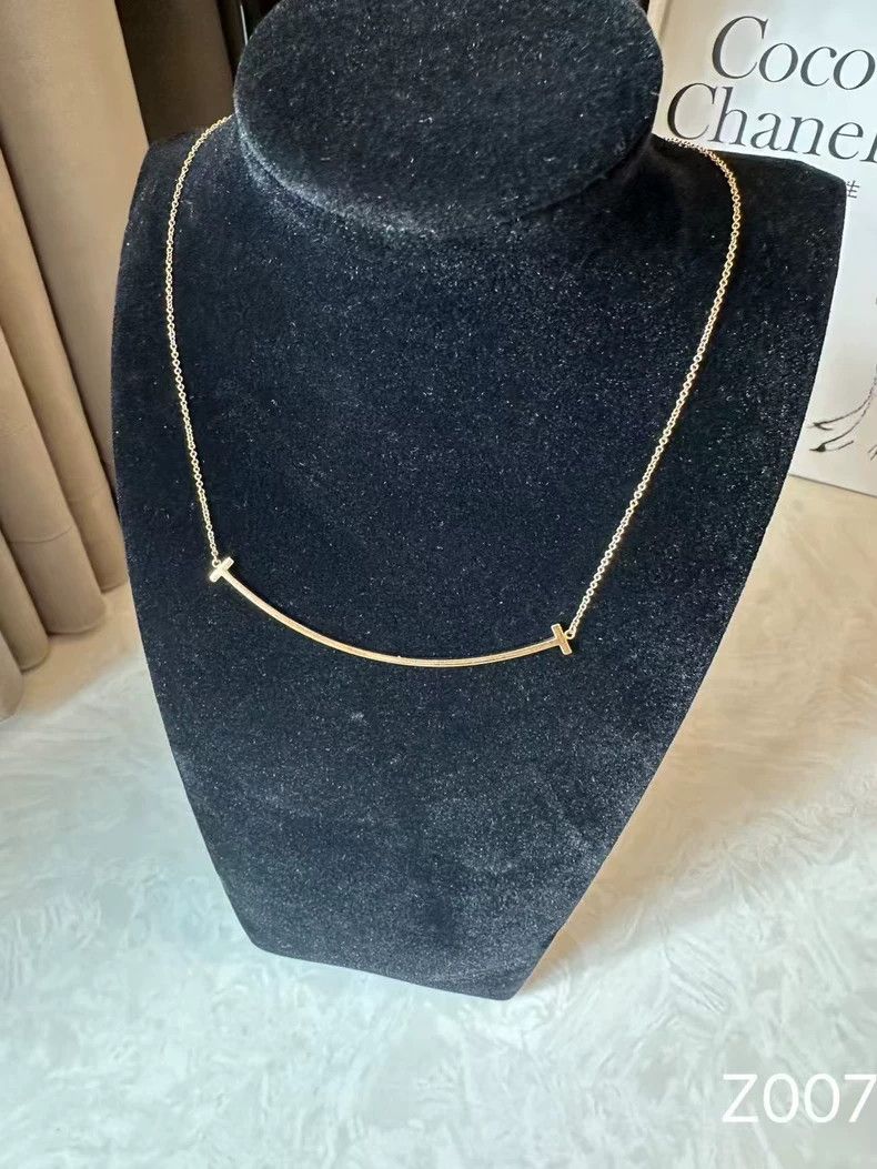 Tiffany & Co. Tiffany Rose Gold Large Smile Pendant Necklace Size ONE SIZE - 2 Thumbnail