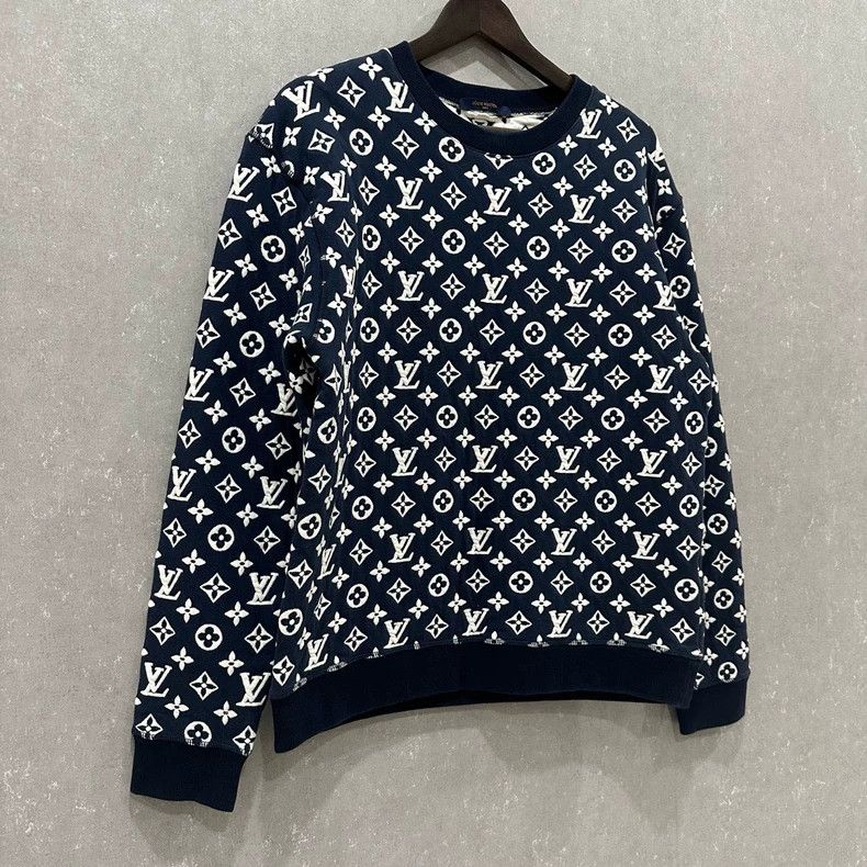 Louis Vuitton Louis Vuitton Blue Logo Embroidered Sweatshirt Size US L / EU 52-54 / 3 - 3 Thumbnail
