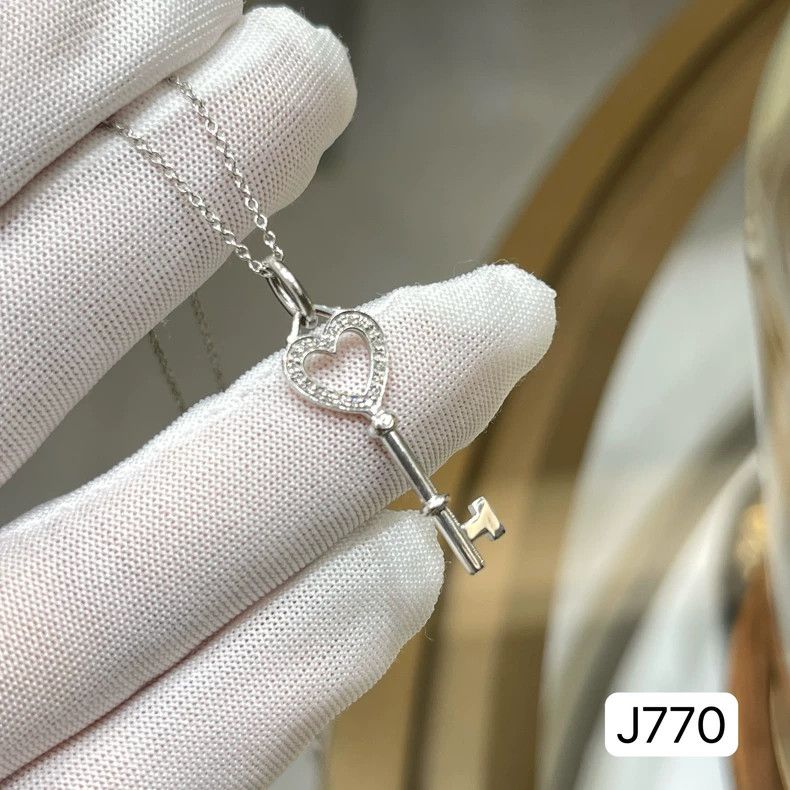 Tiffany & Co. Tiffany Mini Platinum Key Necklace Size ONE SIZE - 3 Thumbnail