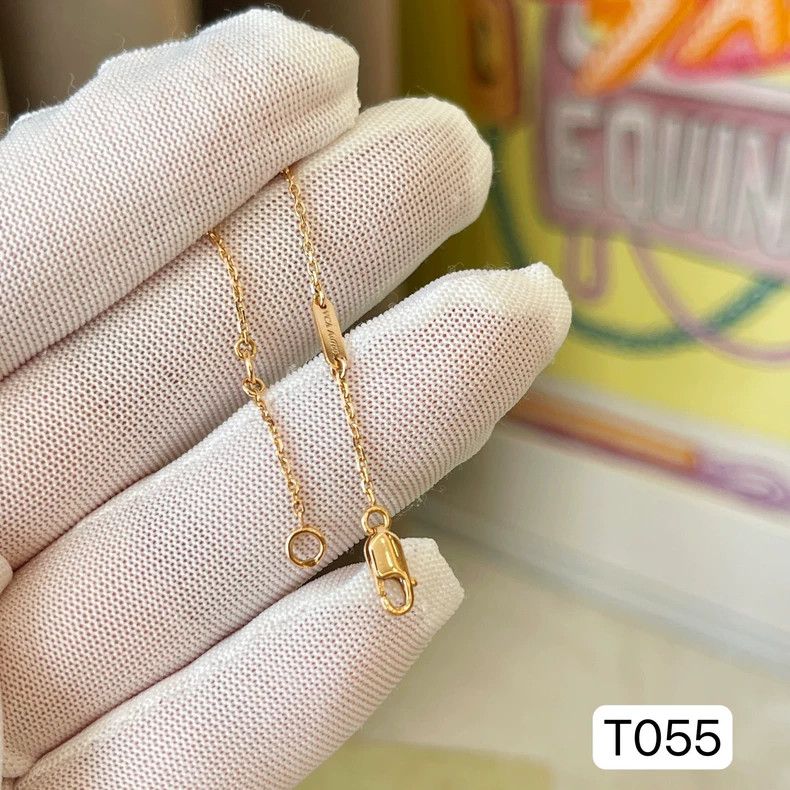 Cartier VCA Red Agate Flower Necklace Size ONE SIZE - 6 Thumbnail