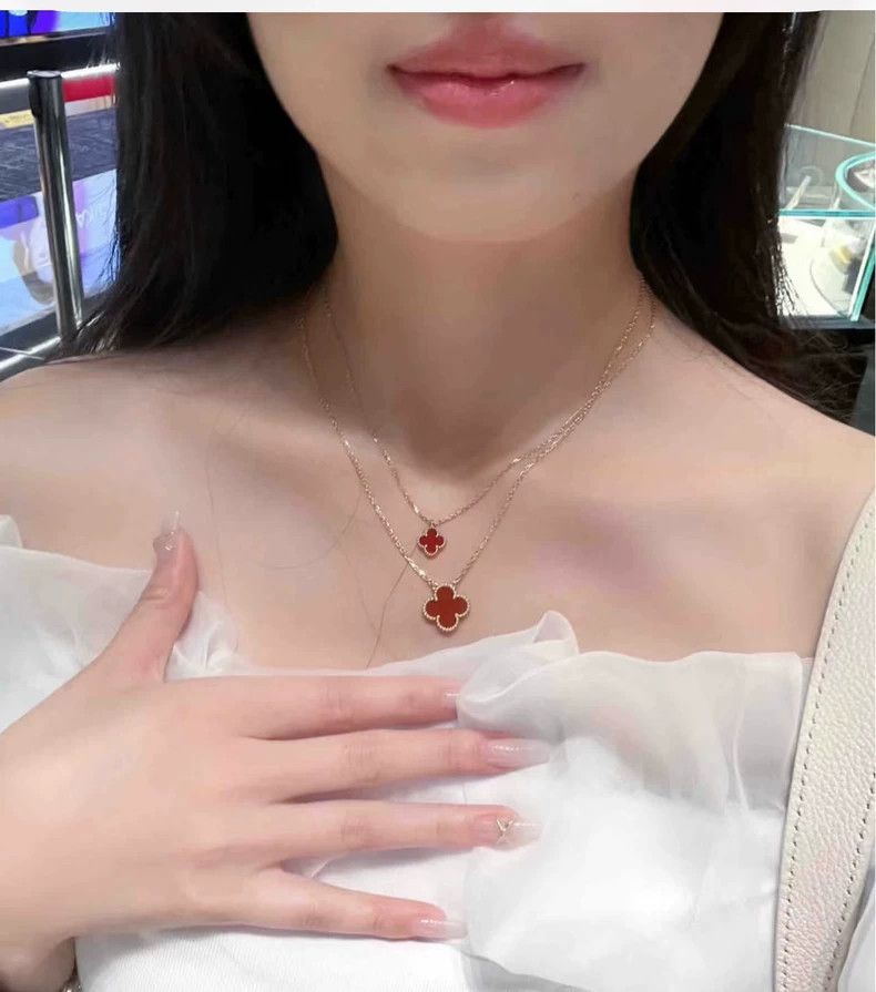 Cartier VCA Red Agate Flower Necklace Size ONE SIZE - 8 Thumbnail