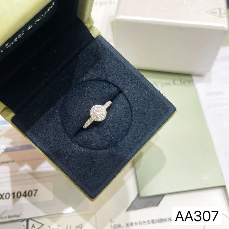 Cartier Van Cleef & Arpels Diamond Ring 0.30ct Size ONE SIZE - 3 Thumbnail