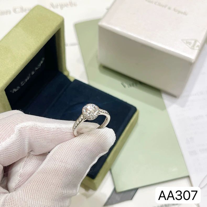 Cartier Van Cleef & Arpels Diamond Ring 0.30ct Size ONE SIZE - 6 Thumbnail