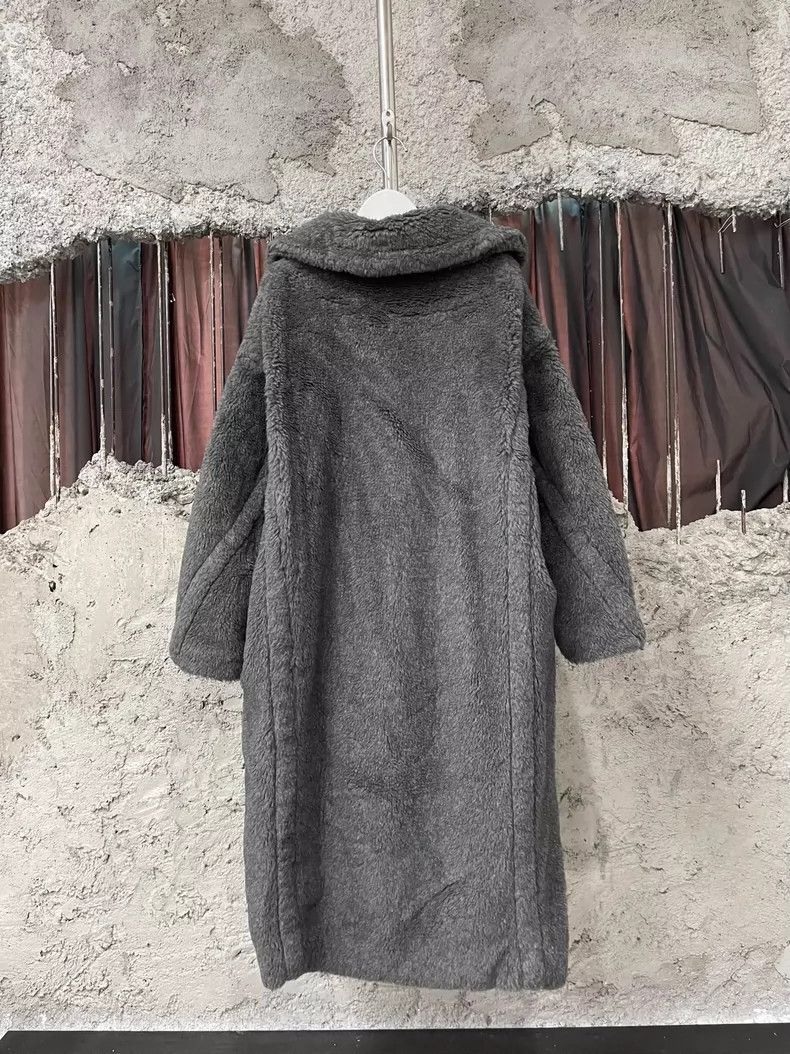 Max Mara Max Mara Teddy Coat in Gray Color Size US S / EU 44-46 / 1 - 2 Thumbnail
