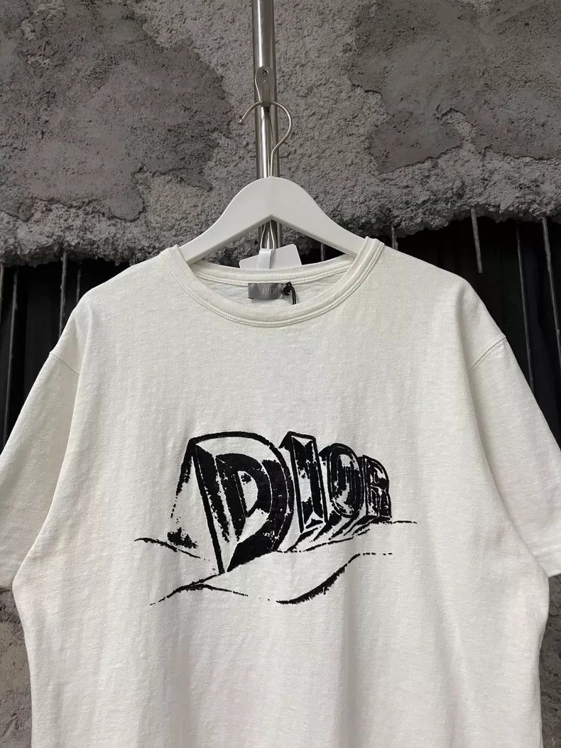 Dior Dior Short Sleeve T-Shirt in White Size US M / EU 48-50 / 2 - 3 Thumbnail