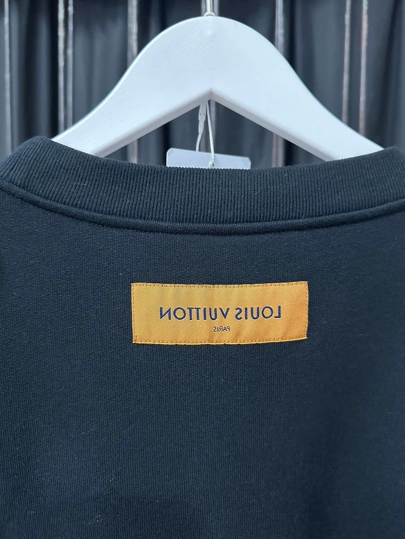 Louis Vuitton Louis Vuitton Logo Embroidered Sweatshirt Size US L / EU 52-54 / 3 - 6 Thumbnail