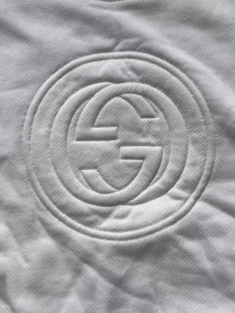 Gucci GUCCI Logo Embossed Casual Sweatshirt for Women Size US M / EU 48-50 / 2 - 3 Thumbnail