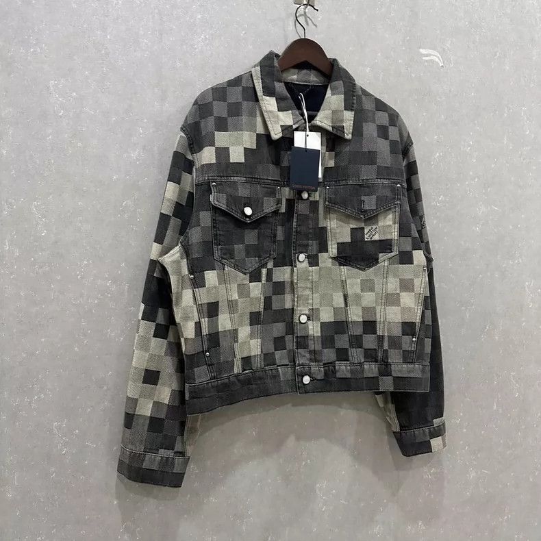 Louis Vuitton Stylish Pixel Pattern Denim Jacket for Men Size US L / EU 52-54 / 3 - 3 Thumbnail