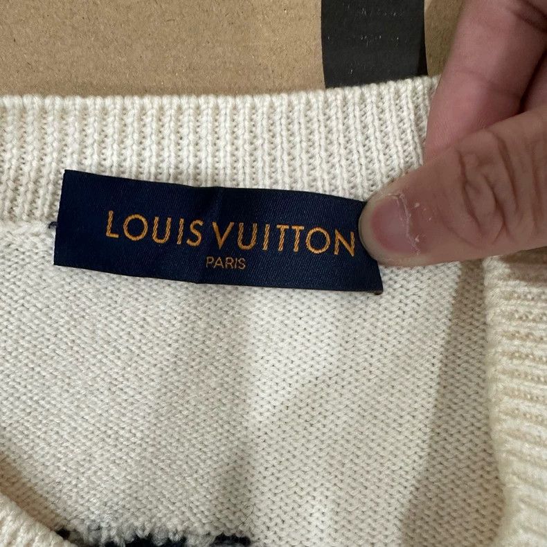Louis Vuitton Louis Vuitton Cream Clock Pattern Sweater Size US L / EU 52-54 / 3 - 5 Thumbnail