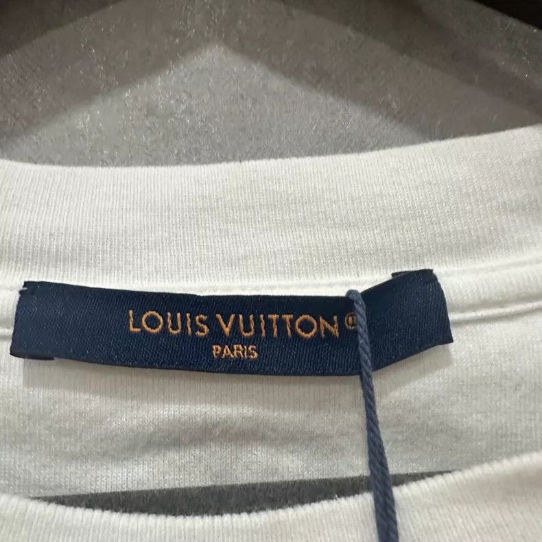 Louis Vuitton Louis Vuitton Ski Theme T-Shirt Size S Size US S / EU 44-46 / 1 - 4 Thumbnail