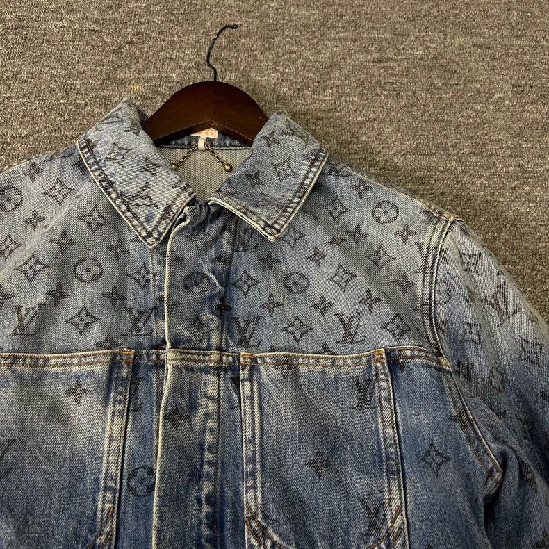 Louis Vuitton Louis Vuitton Classic Denim Jacket for Sale Size US L / EU 52-54 / 3 - 2 Thumbnail