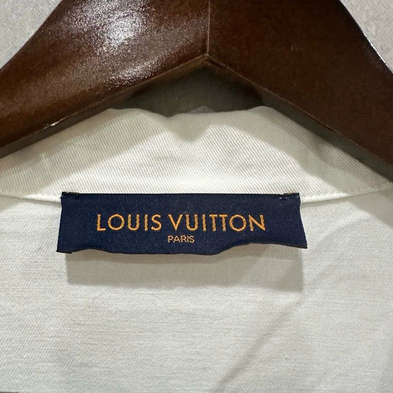 Louis Vuitton Louis Vuitton White Short Sleeve Shirt with Doll Size US XL / EU 56 / 4 - 5 Thumbnail