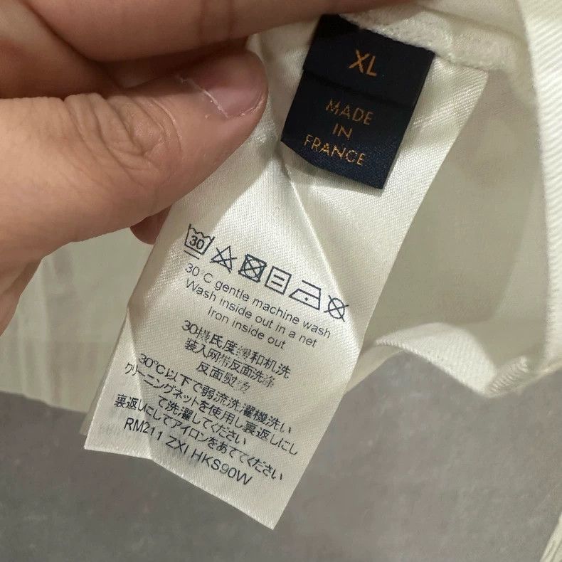 Louis Vuitton Louis Vuitton White Short Sleeve Shirt with Doll Size US XL / EU 56 / 4 - 6 Thumbnail