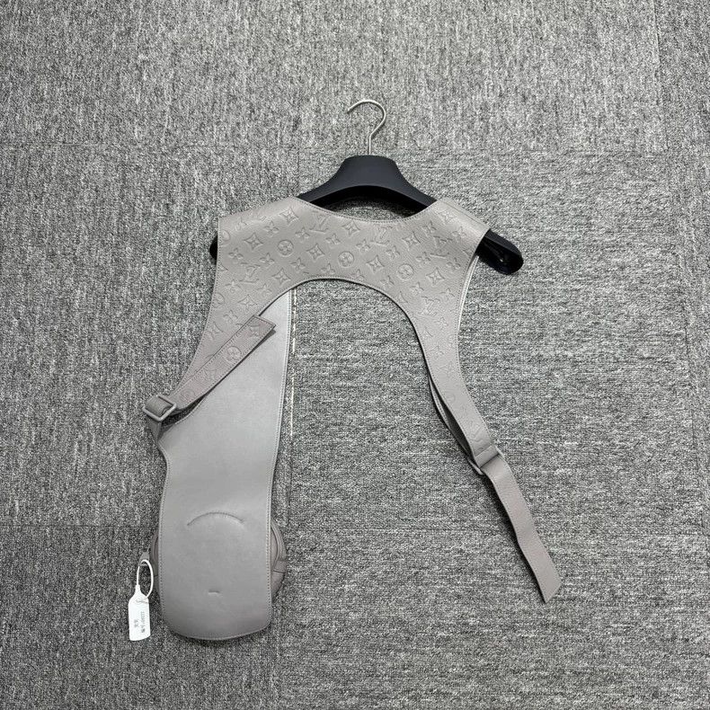 Louis Vuitton Louis Vuitton Tactical Vest with Monogram Print Size US S / EU 44-46 / 1 - 4 Thumbnail